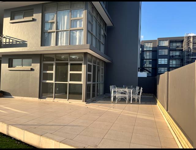 3 BEDROOM FLAT TO LET IN BEDFORD GARDENS